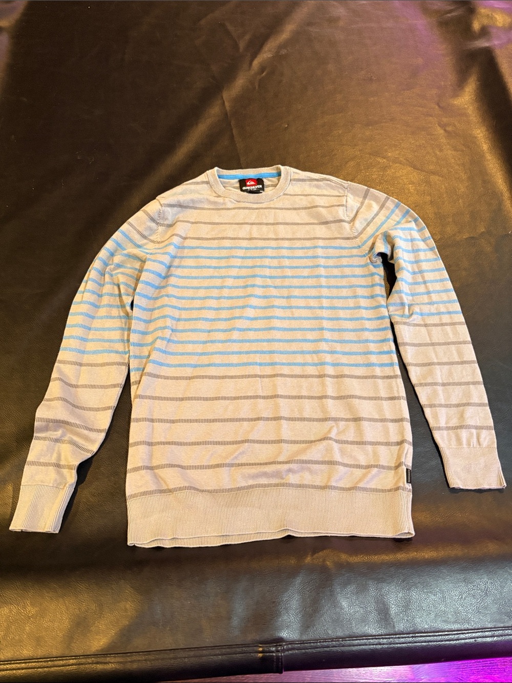 Quiksilver Men's Light Gray Crewneck Sweater with Blue Stripes